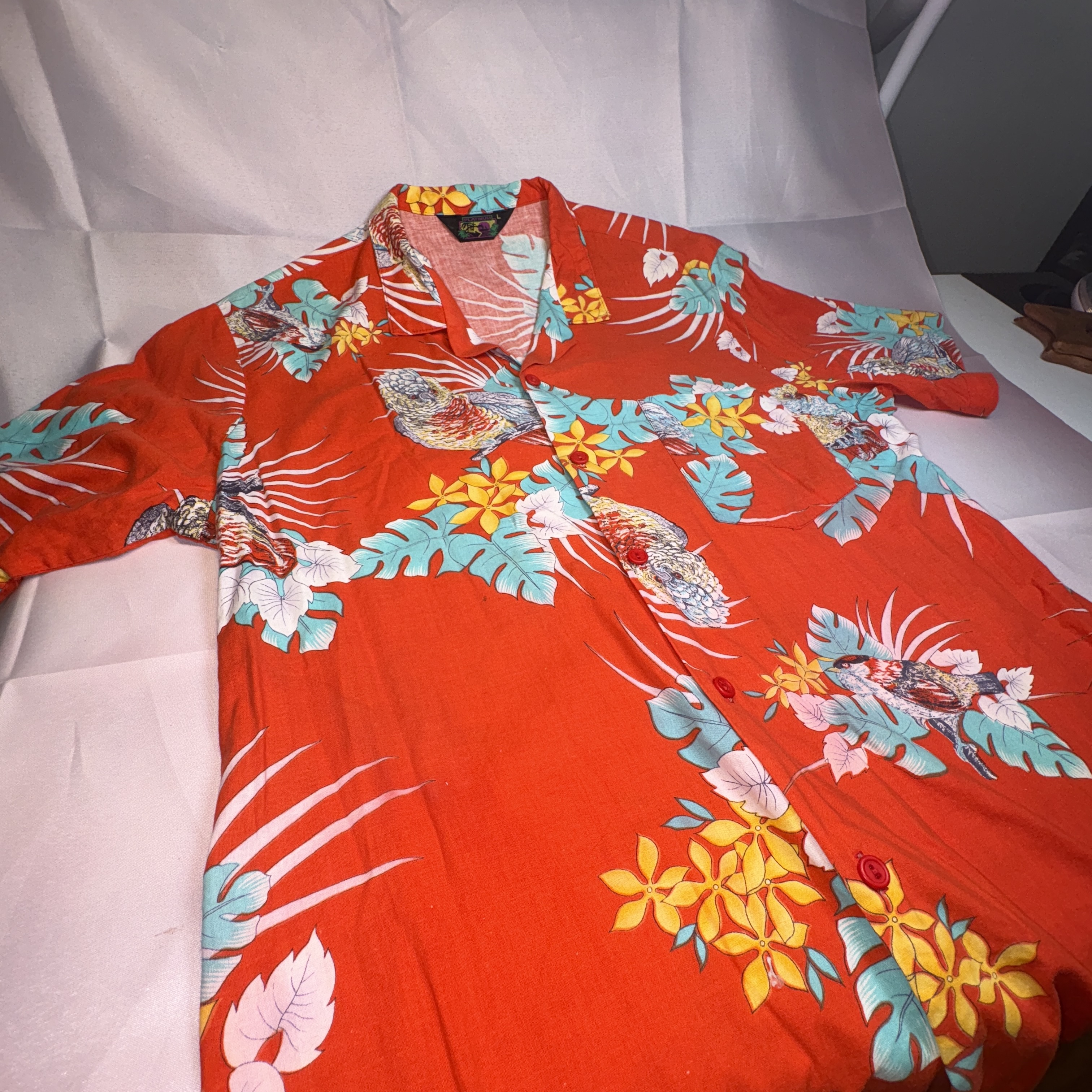 Large Vintage 90s Platinum Hawaiian Parrot & Bird Short Sleeve Shirt