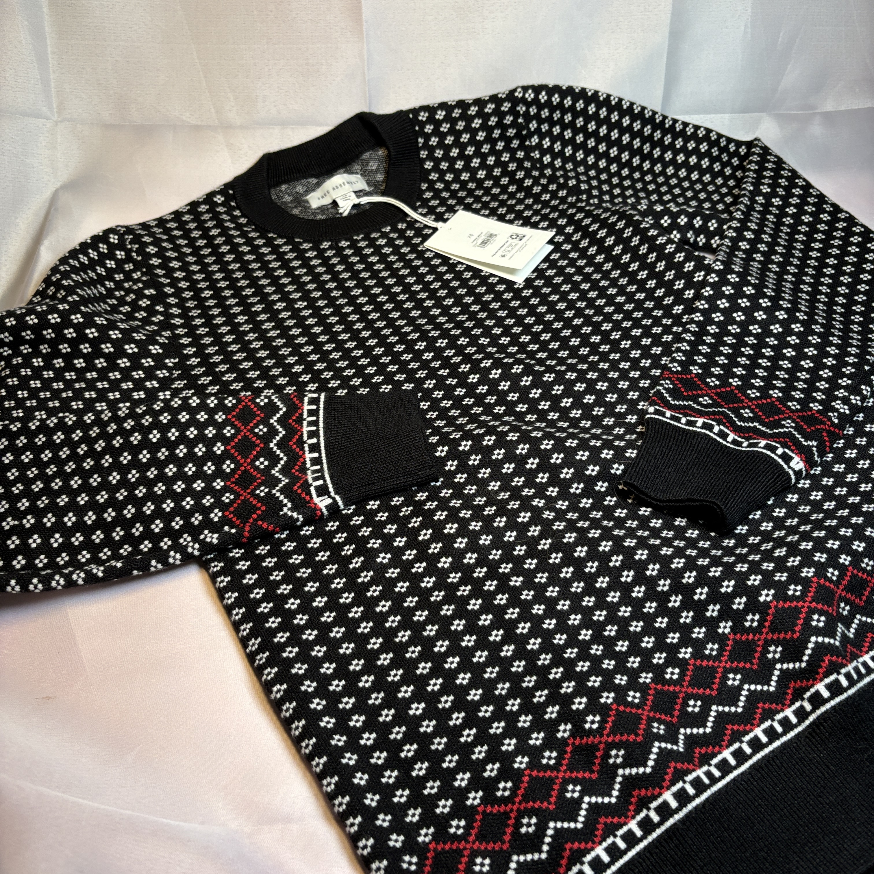 Free Assembly sweater  Nwt