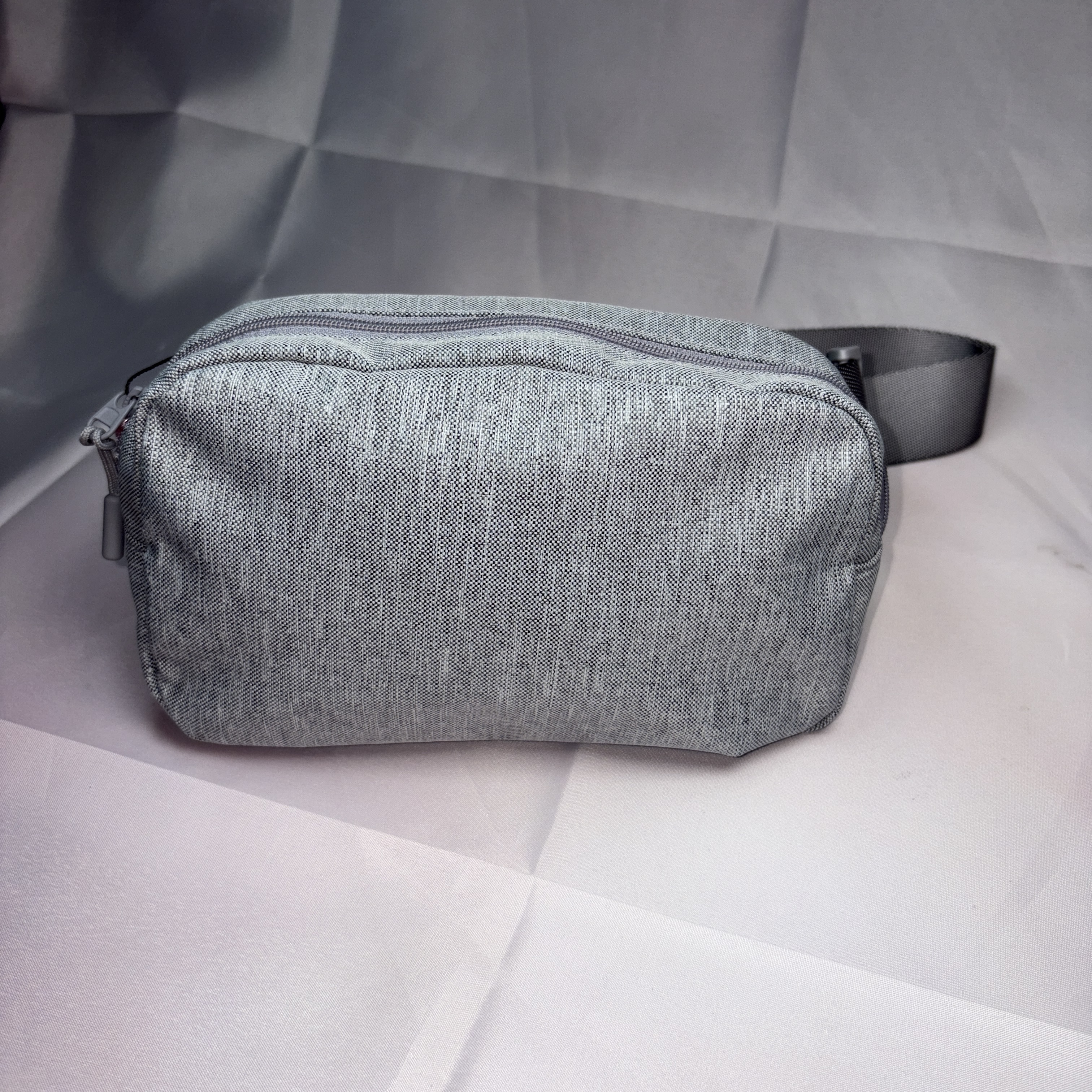 Vera Bradley Mini Belt Bag Lighten Up In Gray, Fanny pack / Belt Bag Nwt