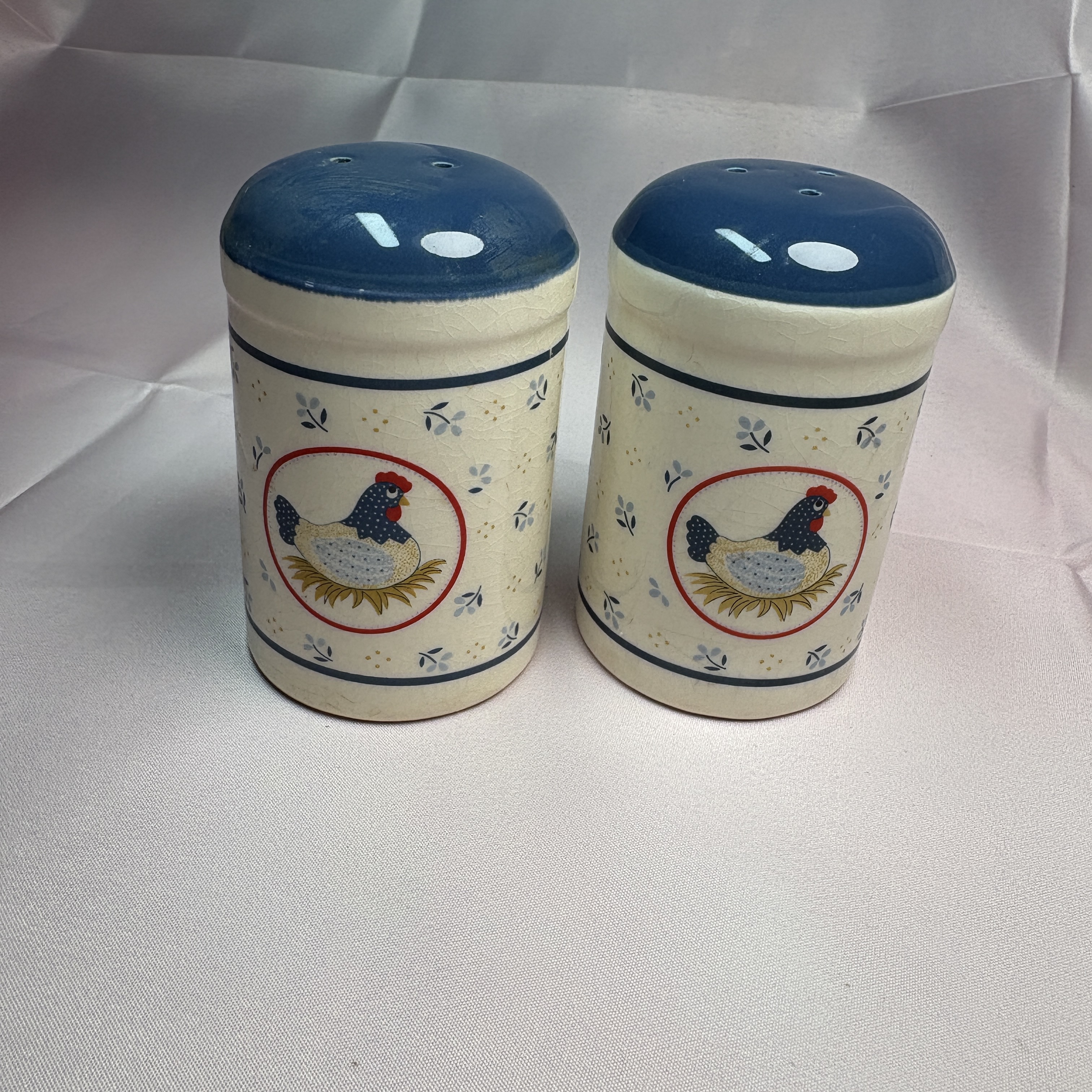 Vintage Country Hen Salt and Pepper Shakers Farmhouse Cottage Core Japan