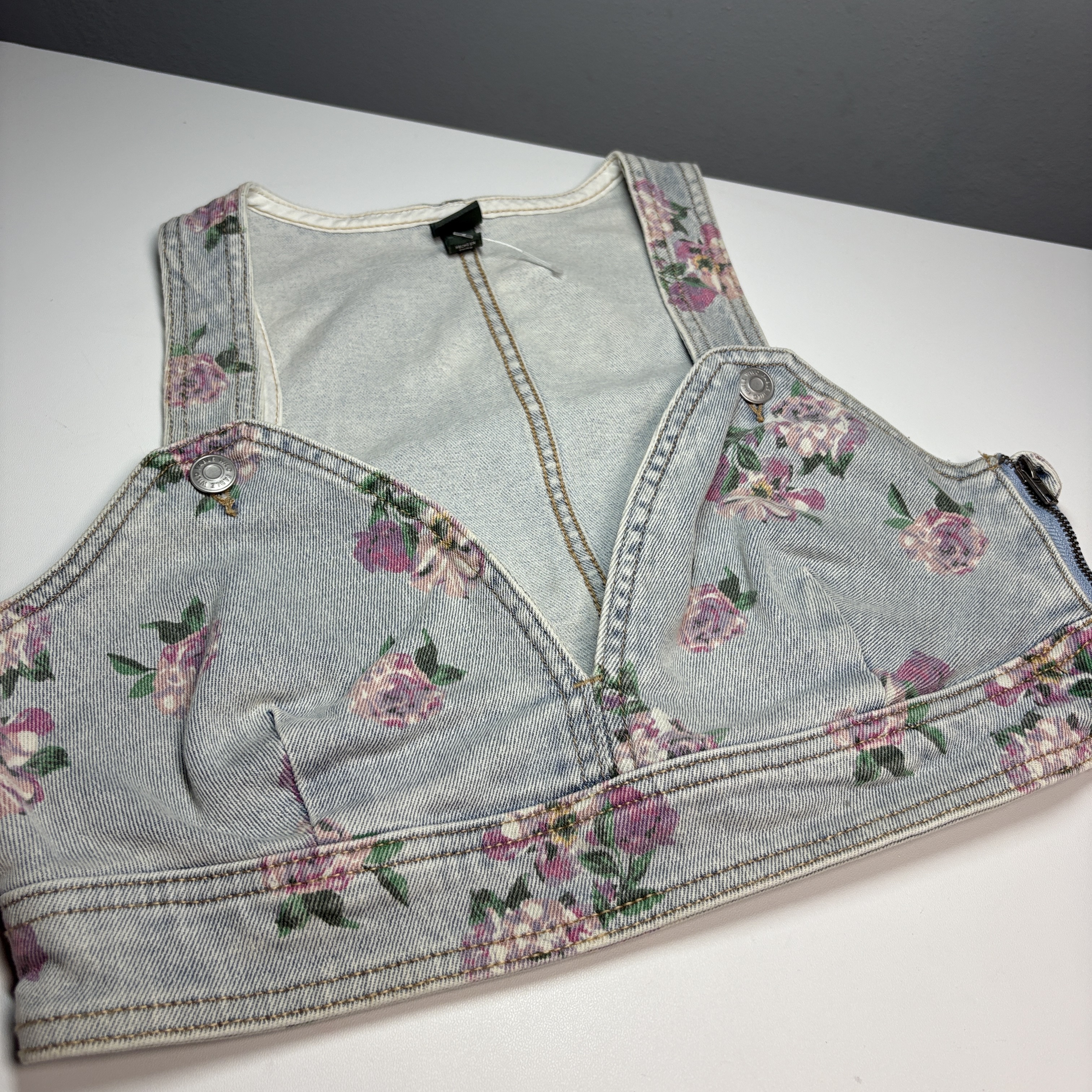 Wild Fable Womens Small Light Blue Floral Denim Crop Top Side Zipper Casual Chic