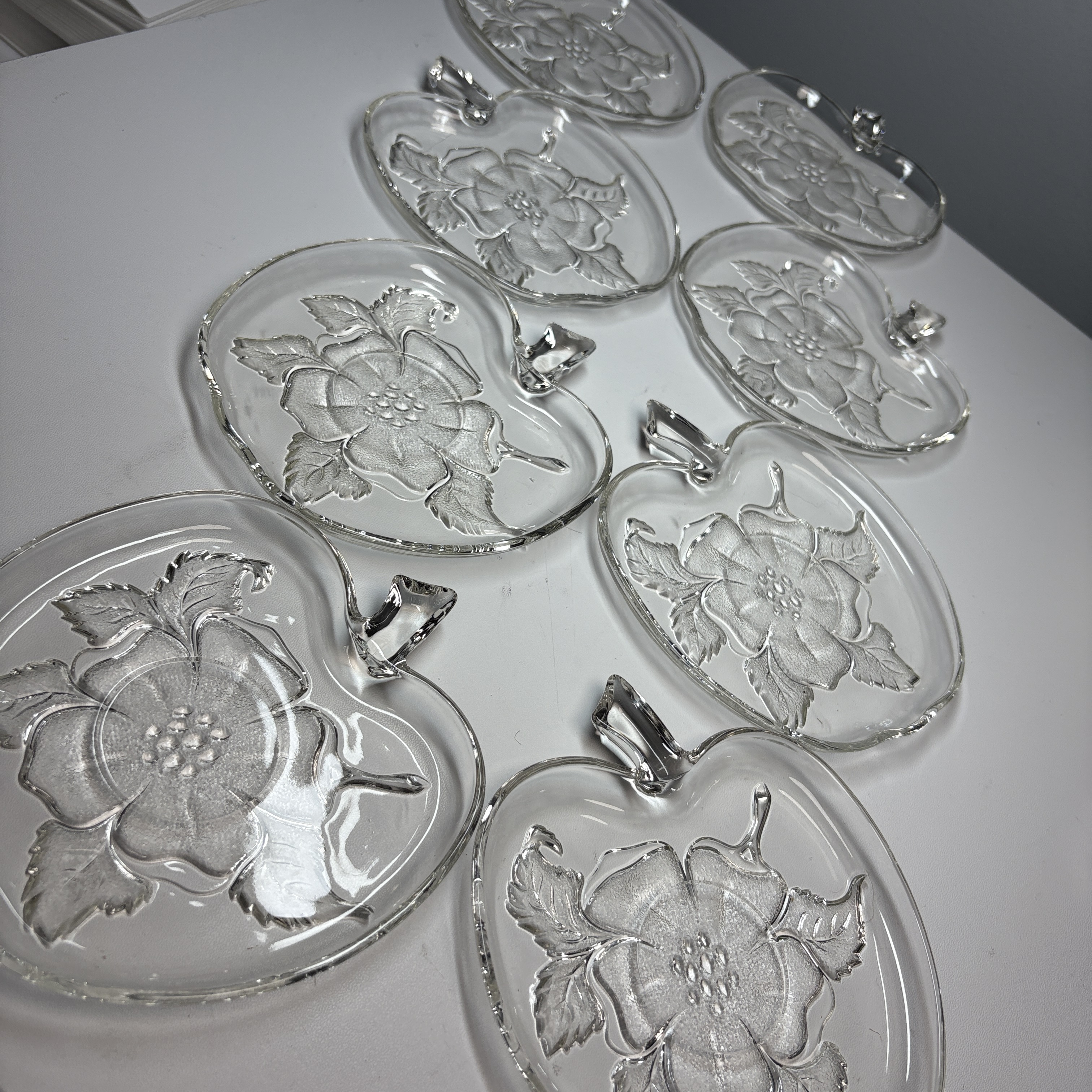 Hazel Atlas Apple Shaped Snack Plates Set 8 Floral Embossed Stackable Fall Party