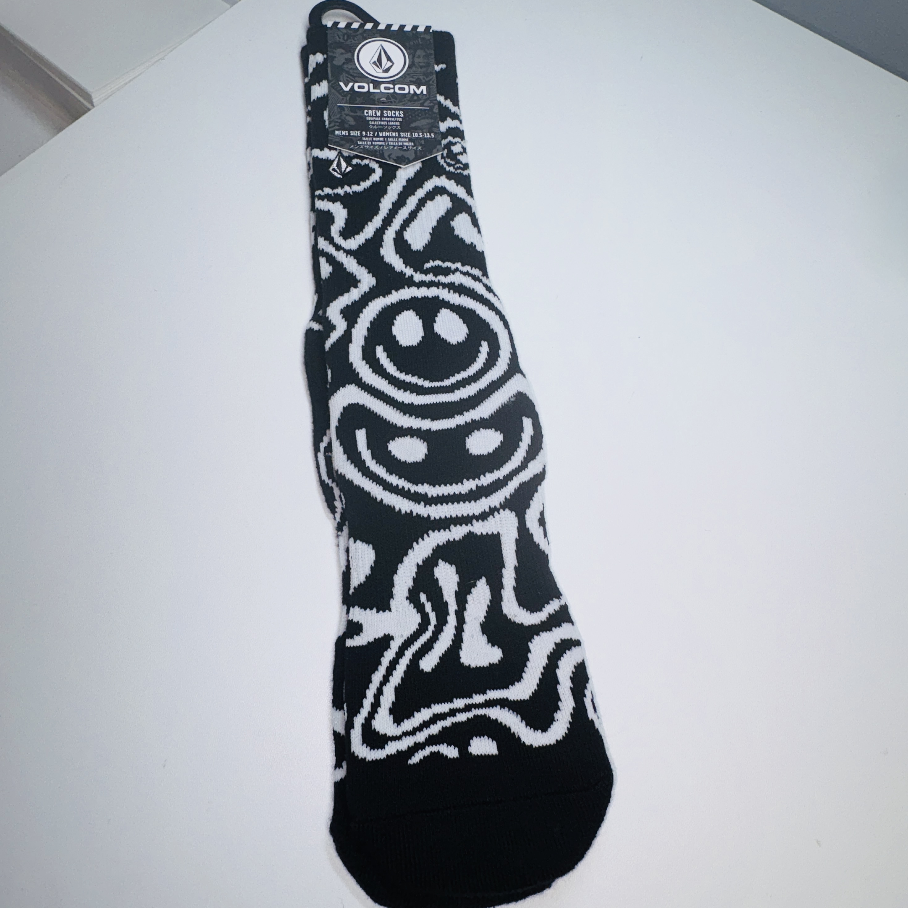 NWT Volcom Crew Socks M9-12 W10.5-13.5 Black White Smiley Face Skater Streetwear