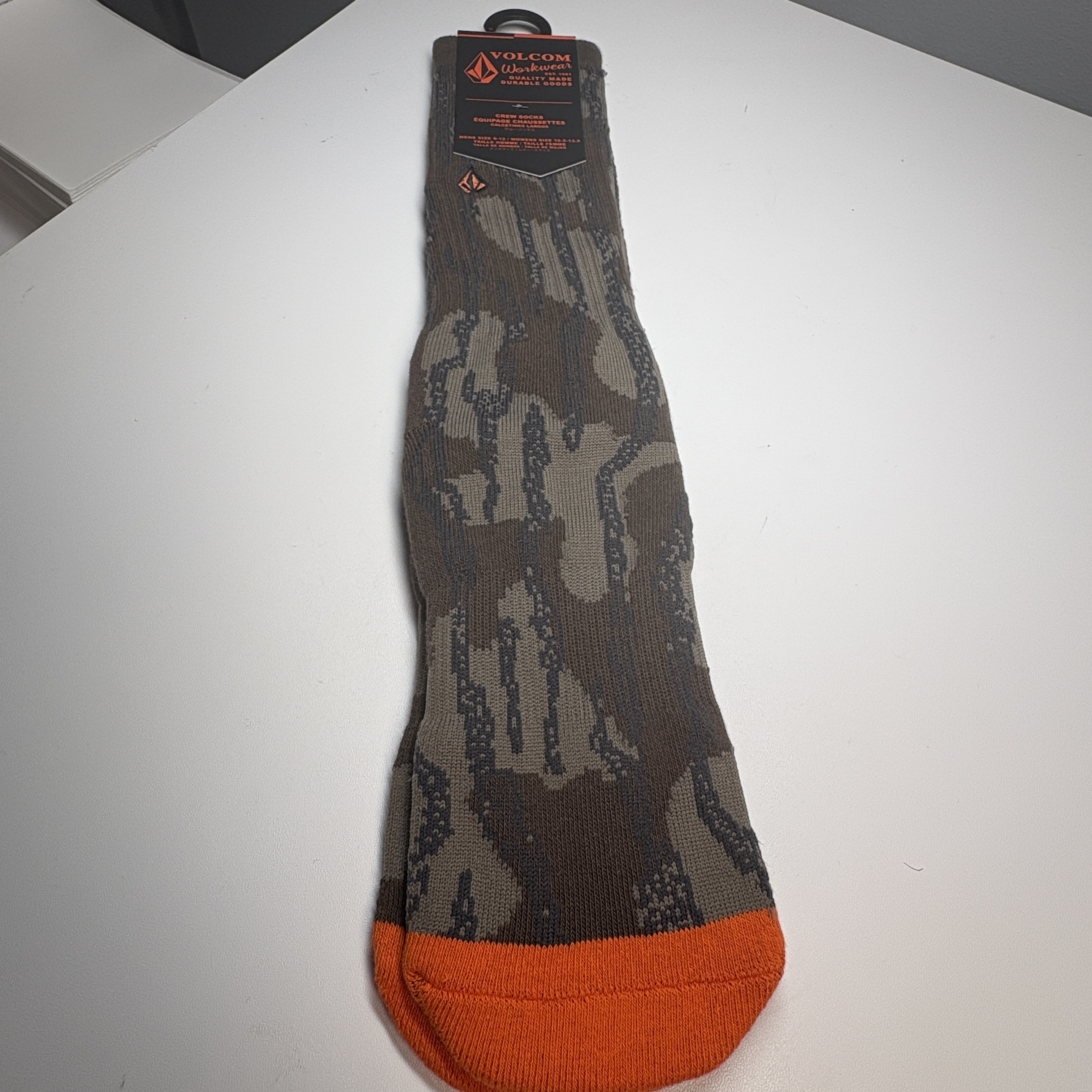 NWT Volcom Workwear Crew Socks Mens Womens Size 9-13.5 Camo Durable Reinforced