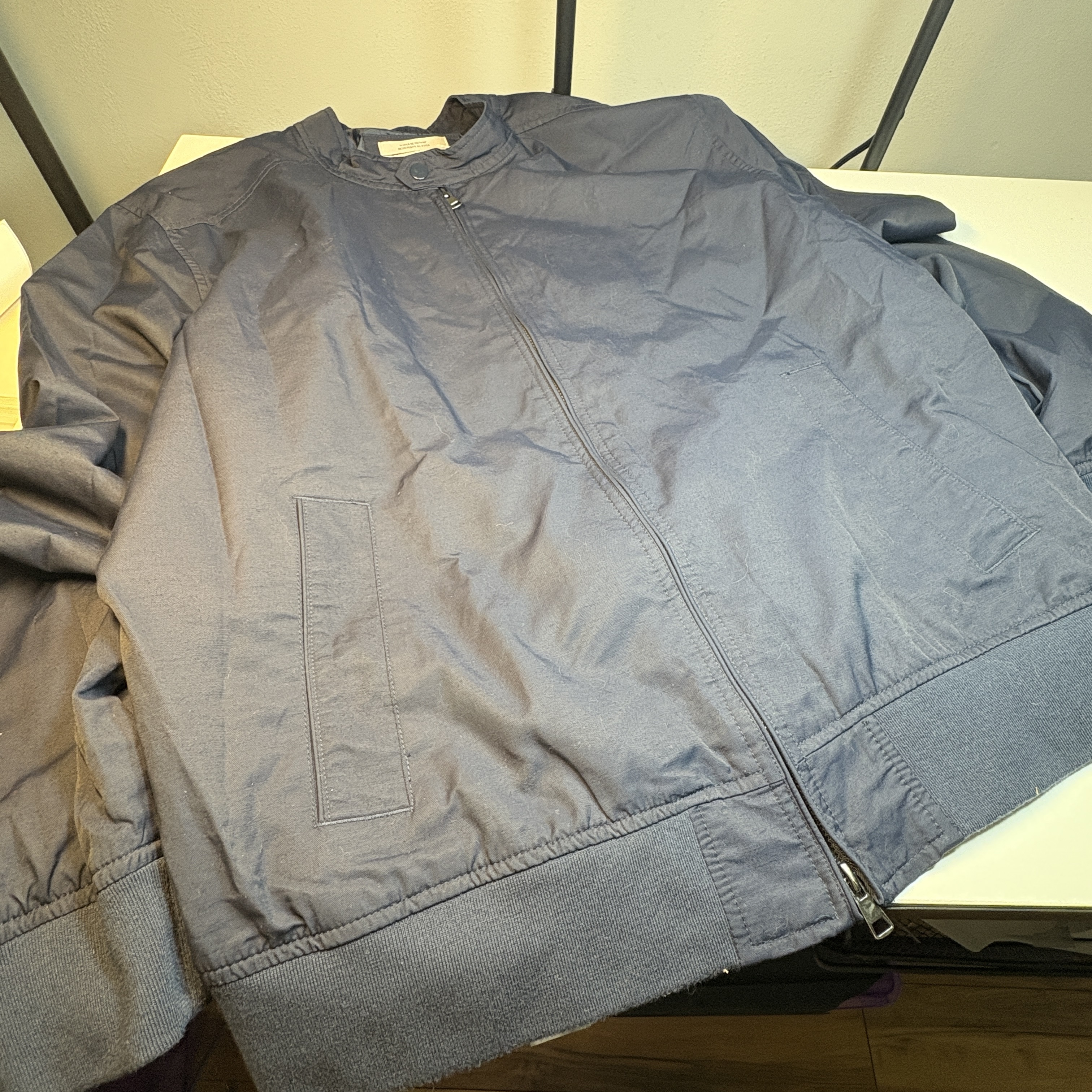 Goodfellow & Co Men’s Water-Resistant Bomber Jacket – Size L – Navy Blue Lightweight Outerwear