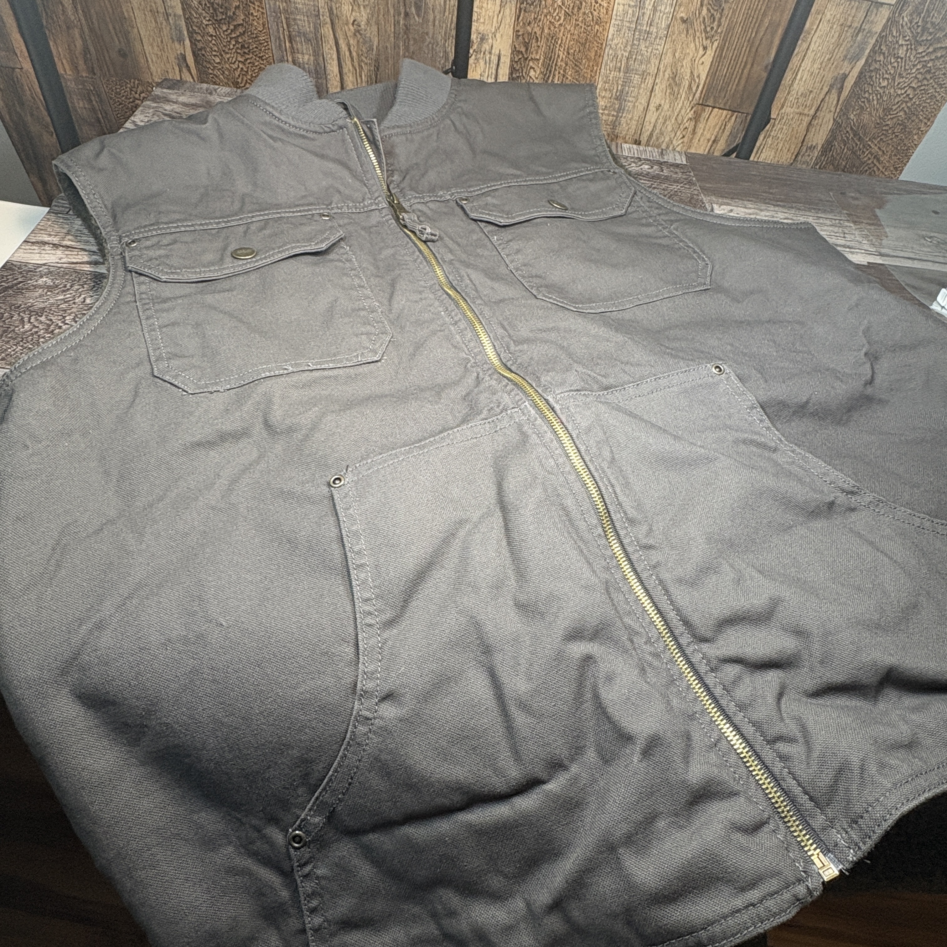 Bass Creek Outfitters Gray Canvas Sherpa-Lined Utility Vest – XL – Rugged Outdoor Workwear