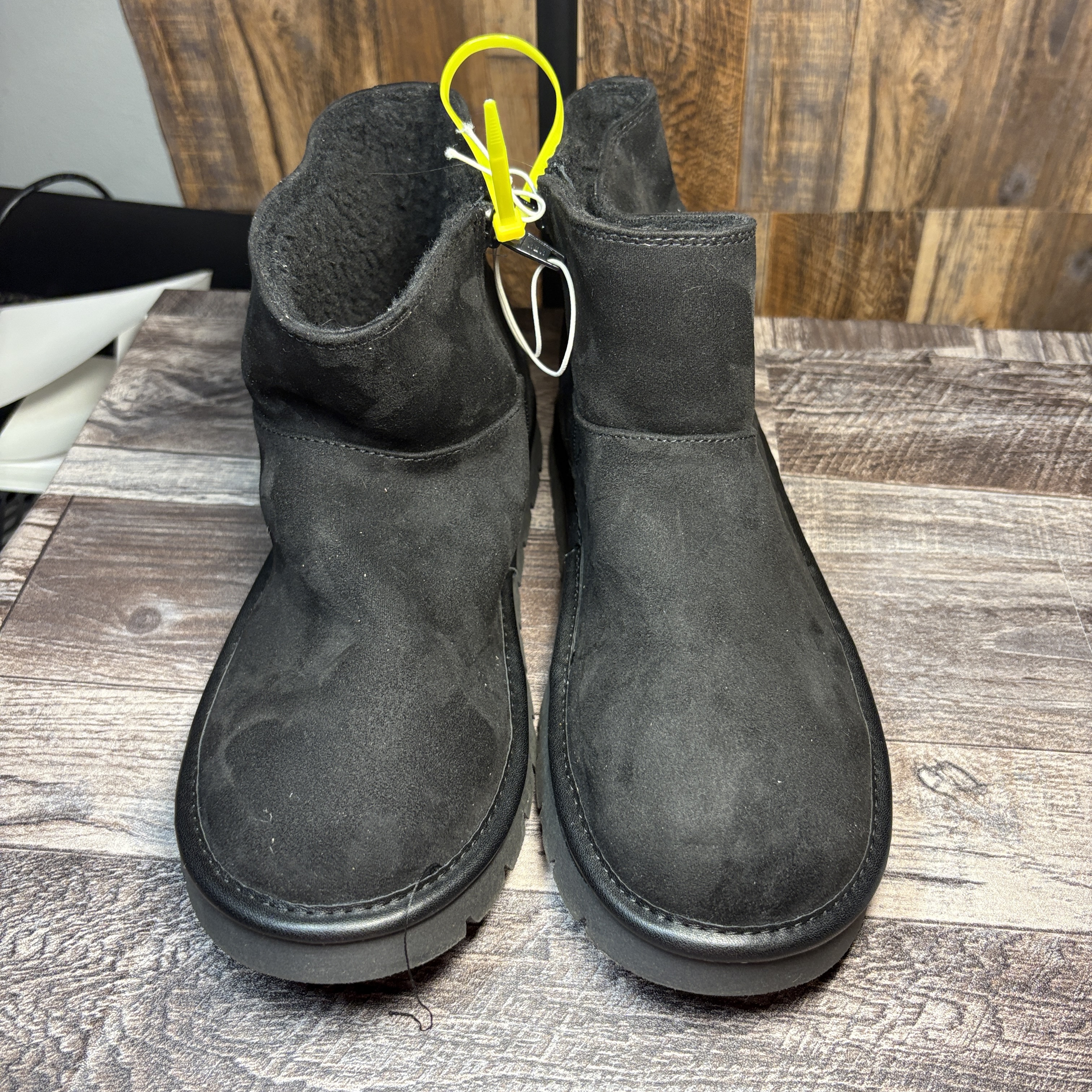 Universal Thread Faux Suede Black Ankle Boots – Size 9