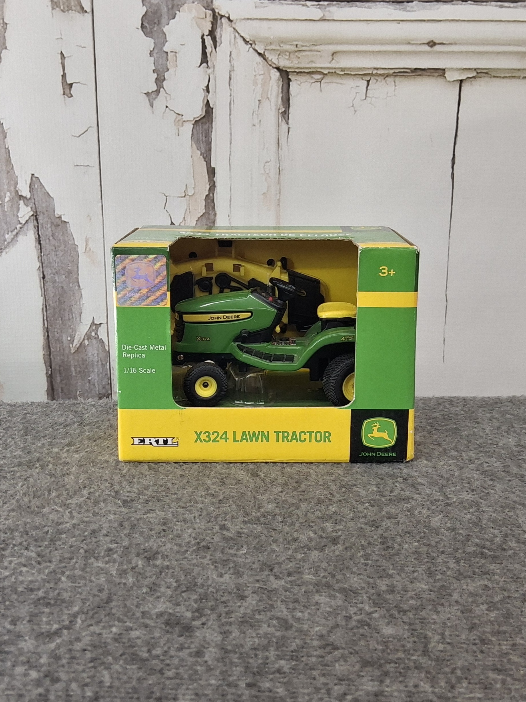 ERTL John Deere X324 Lawn Tractor 1/16 Scale Die-Cast Model