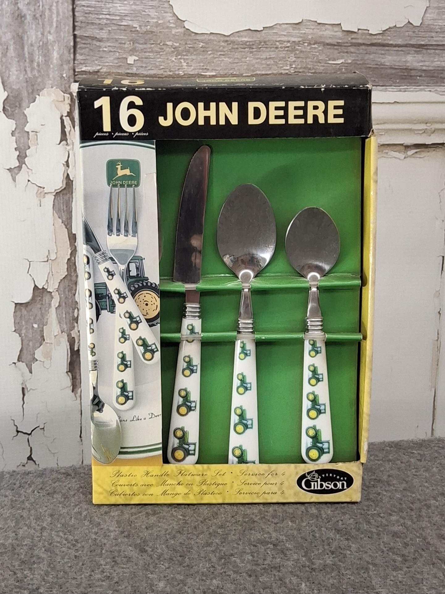 Gibson John Deere 16-Piece Flatware Set Tractor Pattern