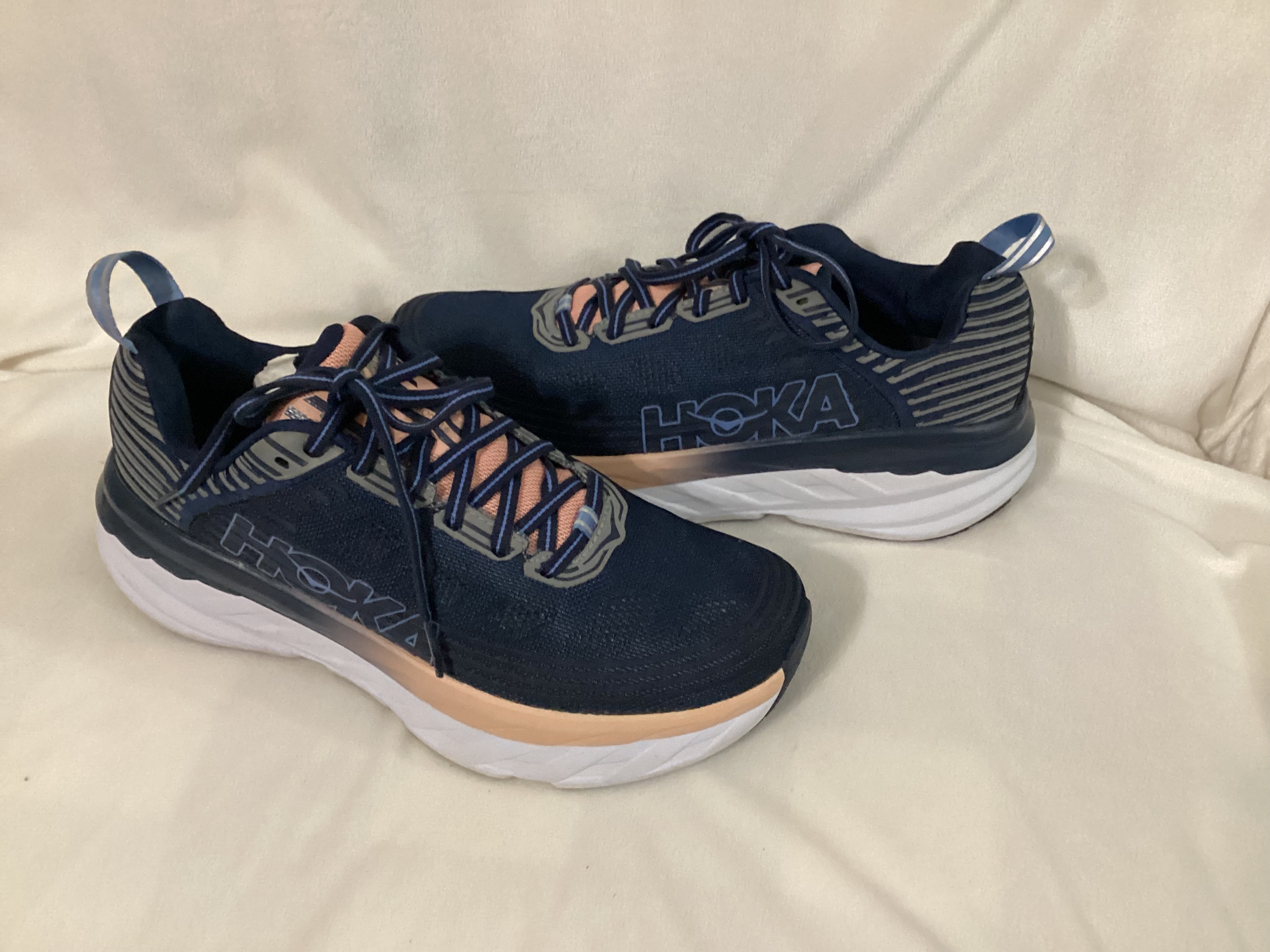 Huka tennis shoe