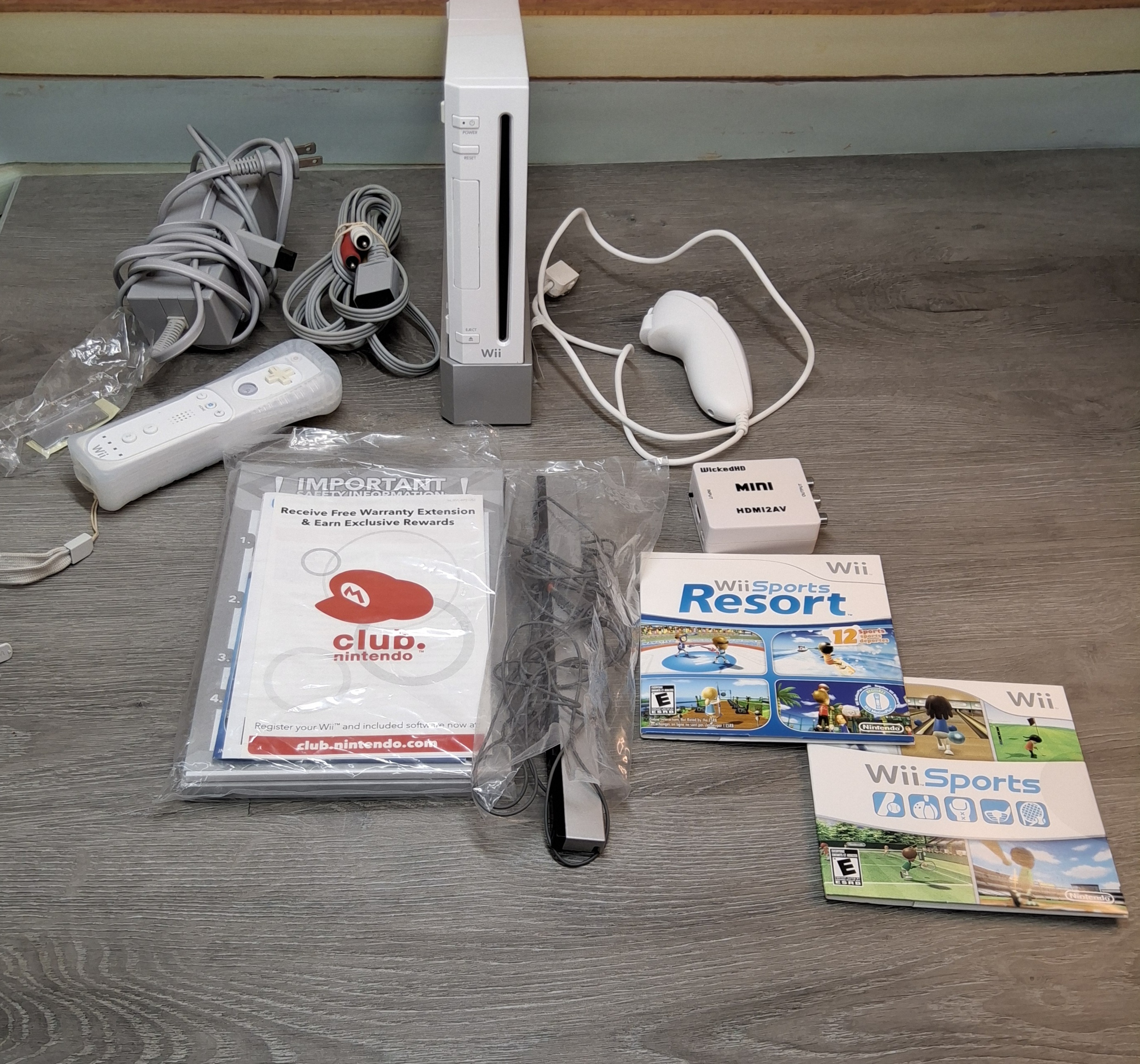 Nintendo Wii Console Bundle with Games & Accessories (Pick up only)