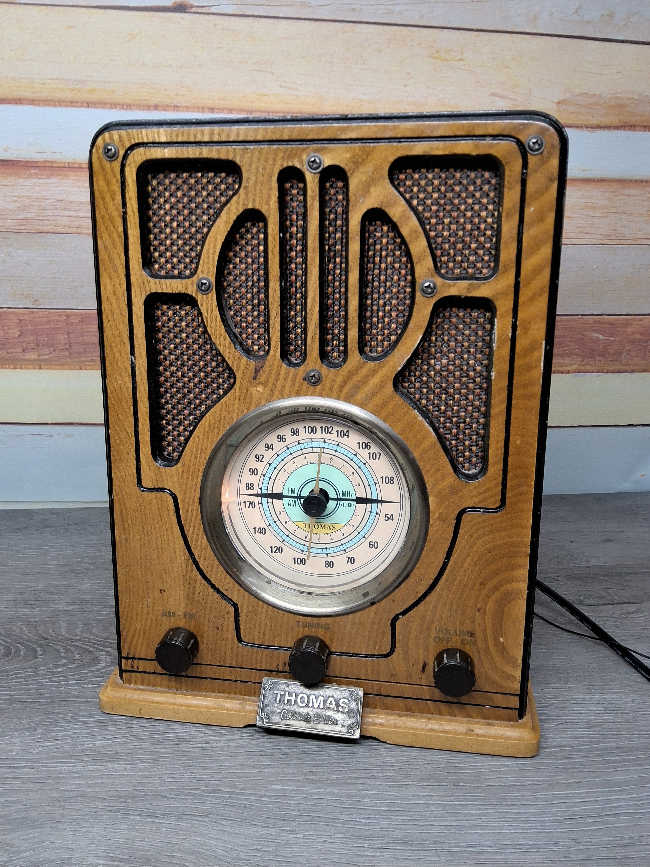 Thomas Museum Series TRC-3.0 Retro AM/FM Radio