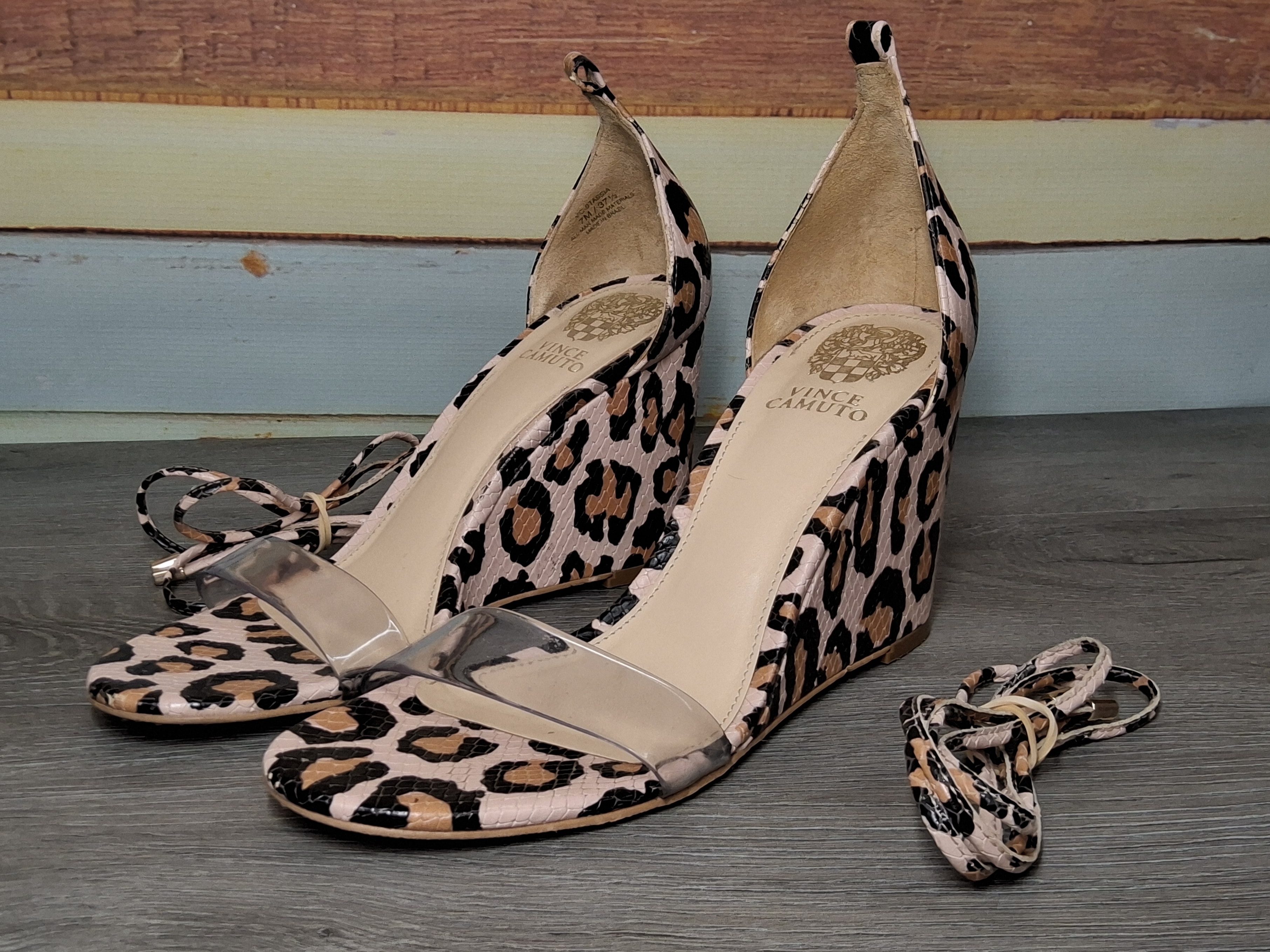Vince Camuto Leopard Print Wedge Heels with Clear Strap – Size 7.5M