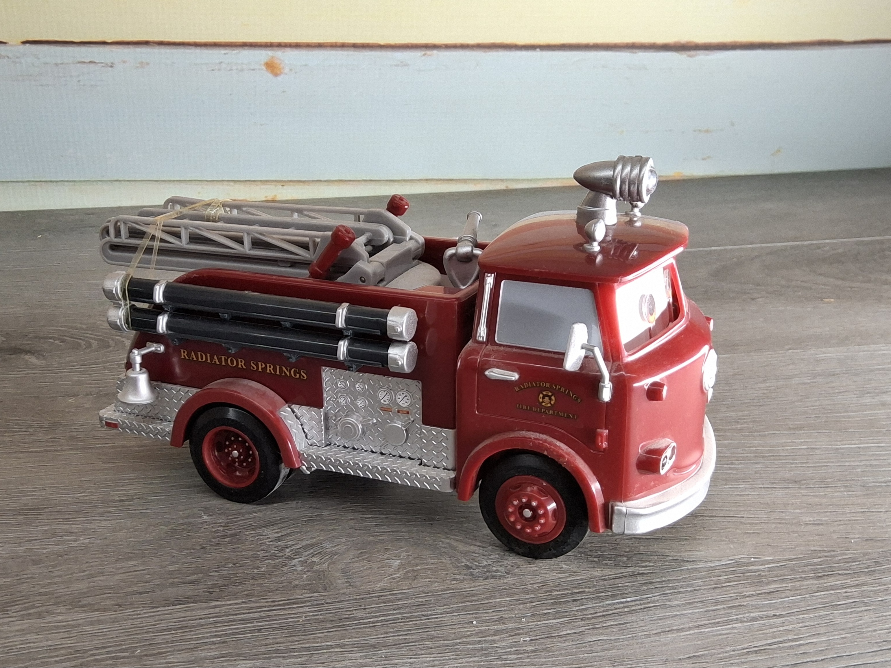 Disney Pixar Cars “Red” Fire Truck – Radiator Springs Die-Cast Model