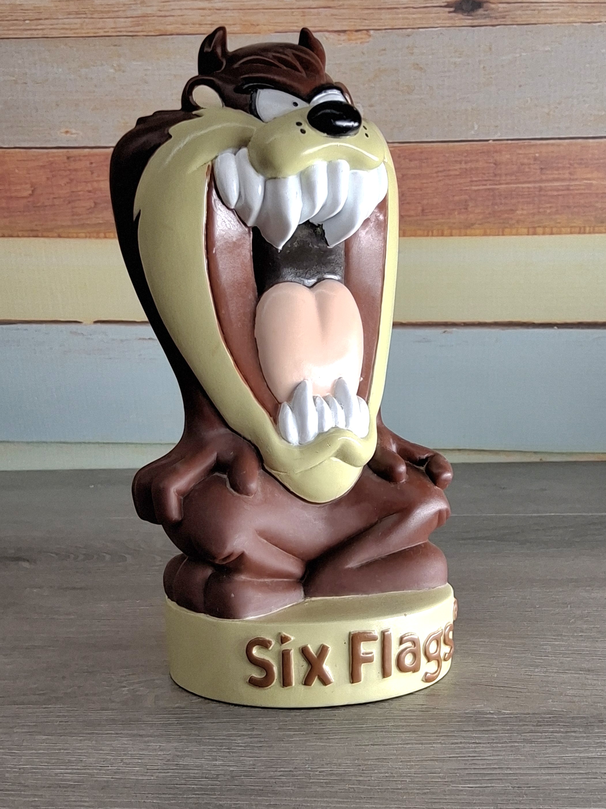1998 Six Flags Tazmanian Devil Looney Tunes Bank