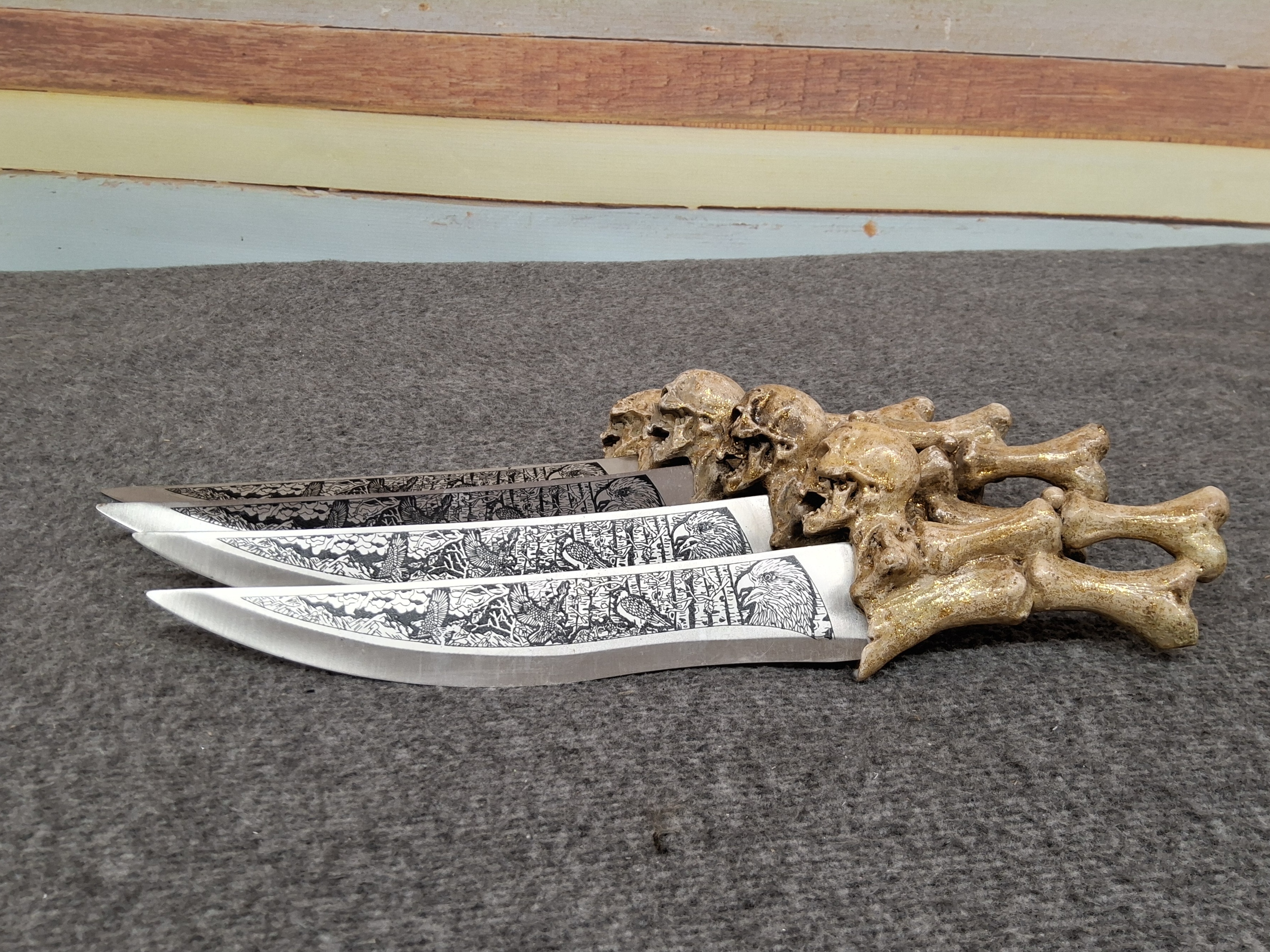 Set of 4 Decorative Eagle & Skull Bone Handle Knives